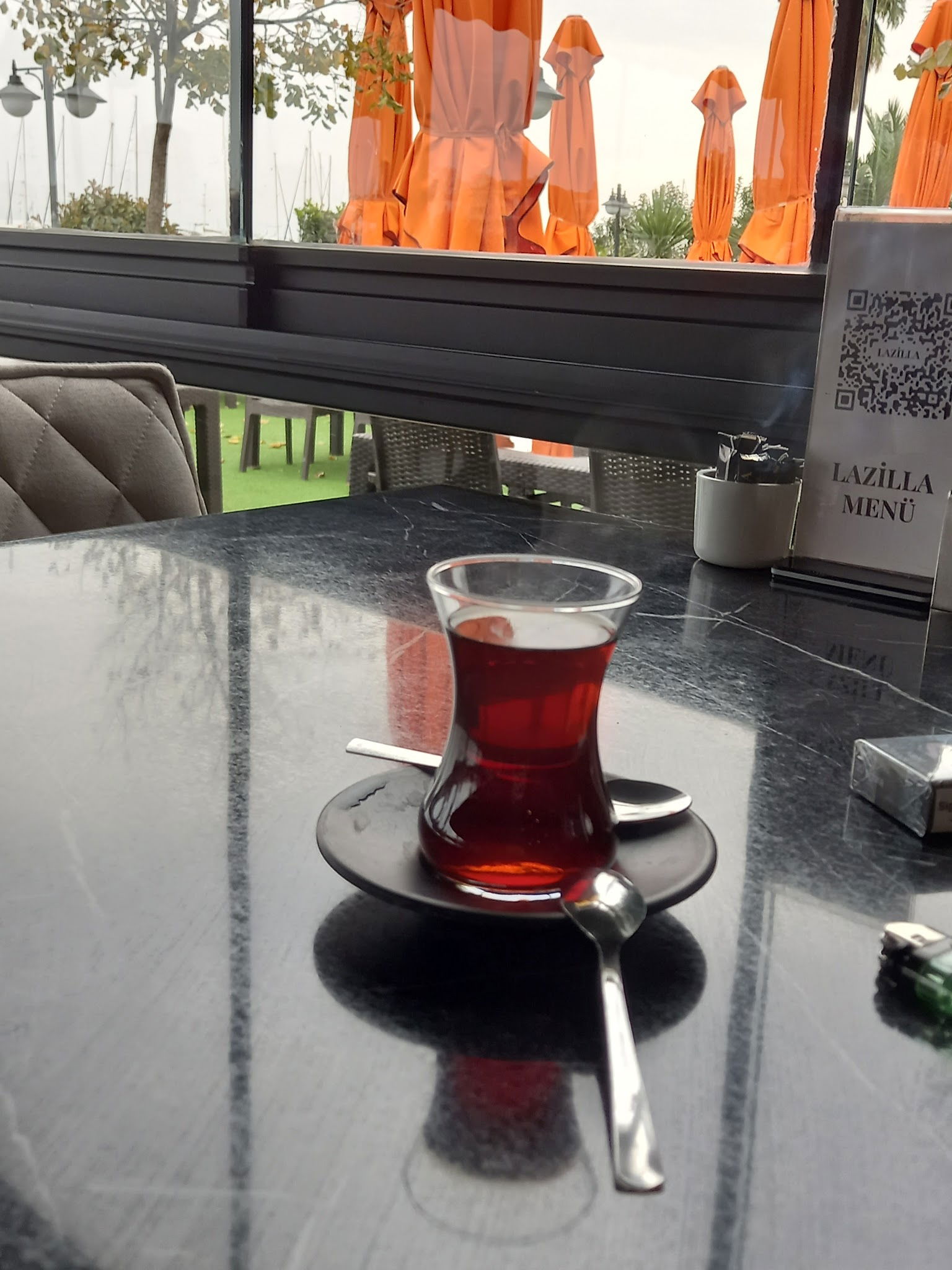 Lazilla Cafe & Restaurant