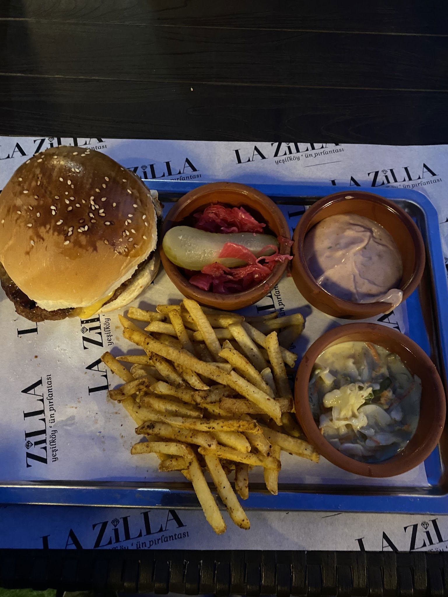 Lazilla Cafe & Restaurant