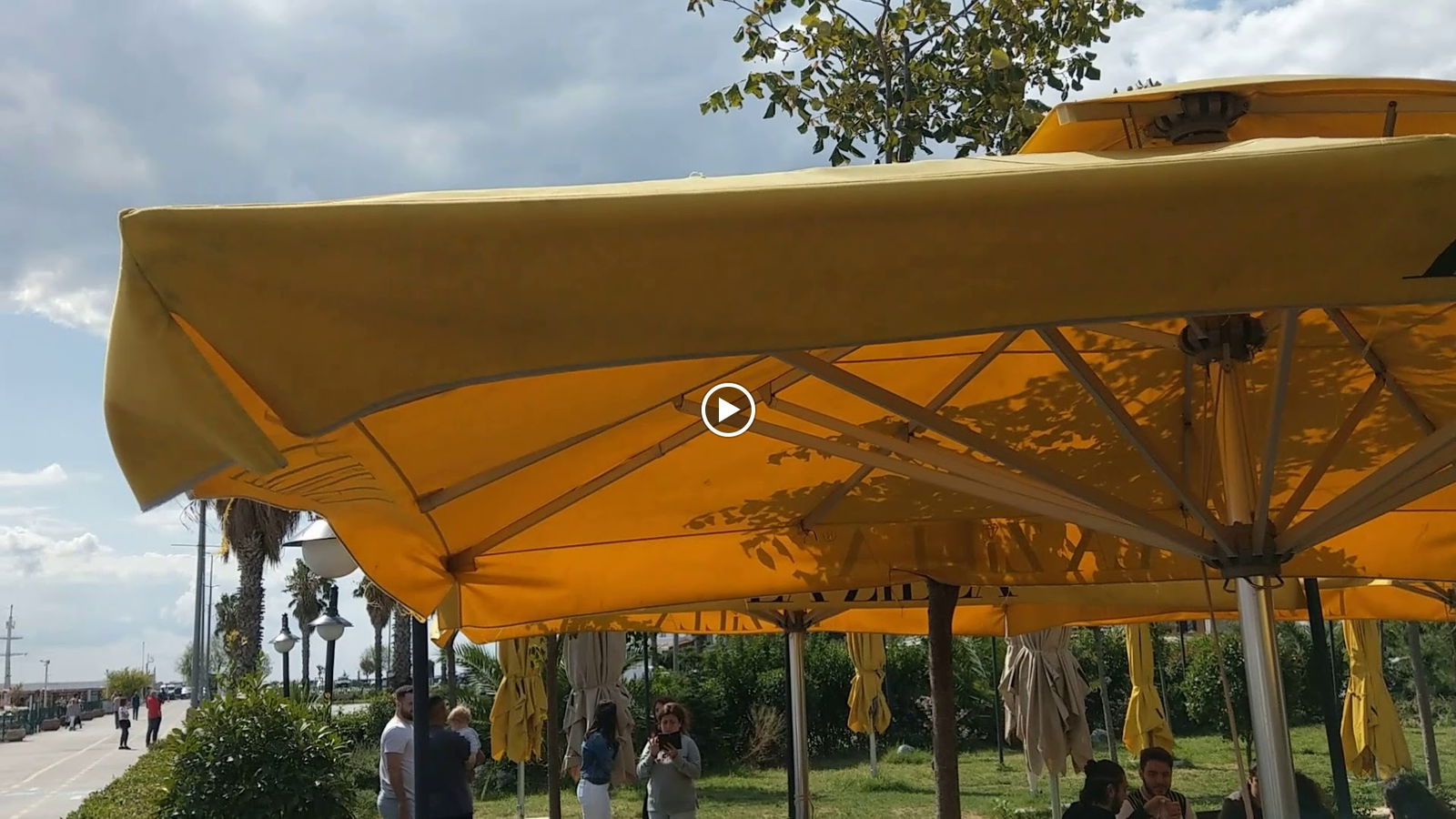 Lazilla Cafe & Restaurant