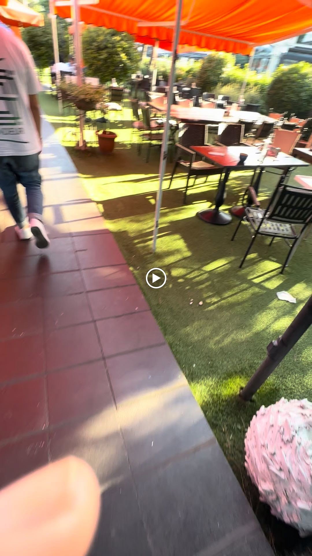 Lazilla Cafe & Restaurant