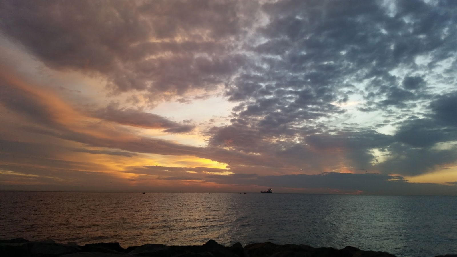 Lazilla Cafe & Restaurant