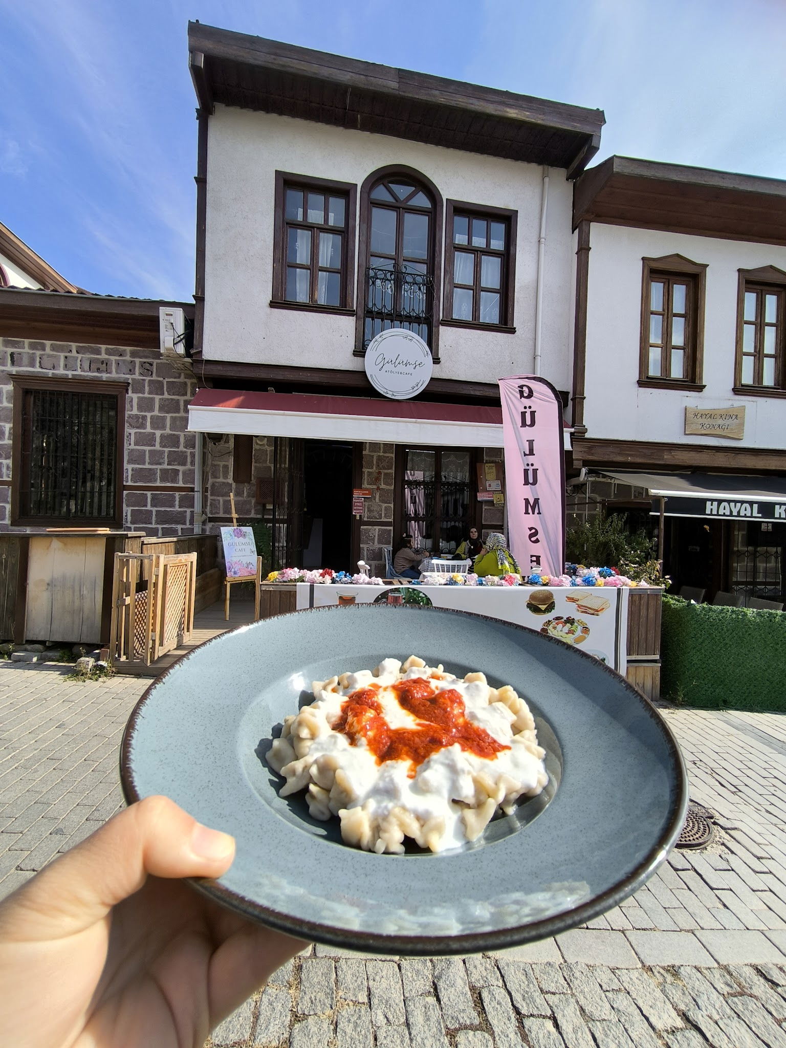 Gülümse Atölye & Cafe