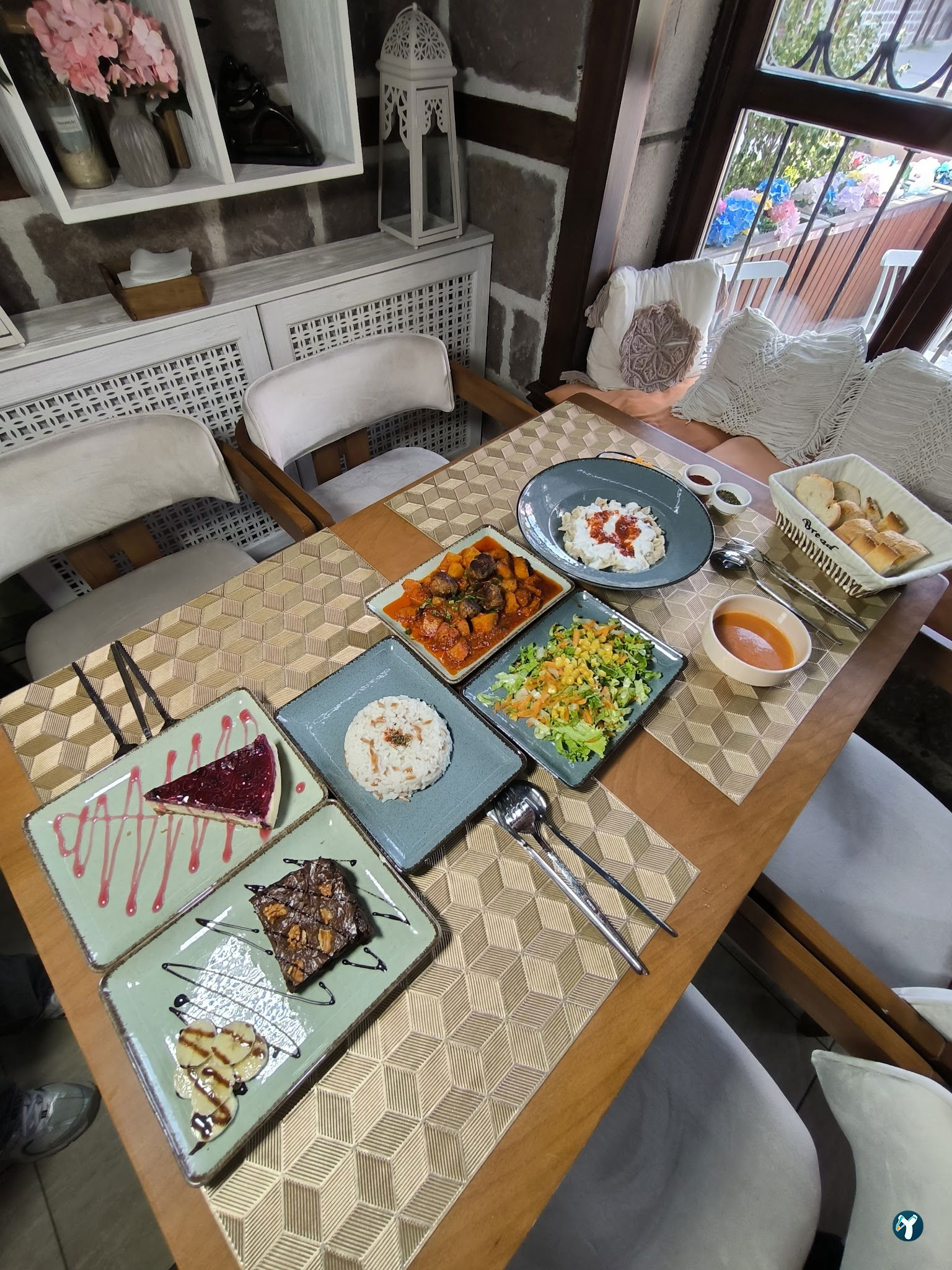 Gülümse Atölye & Cafe