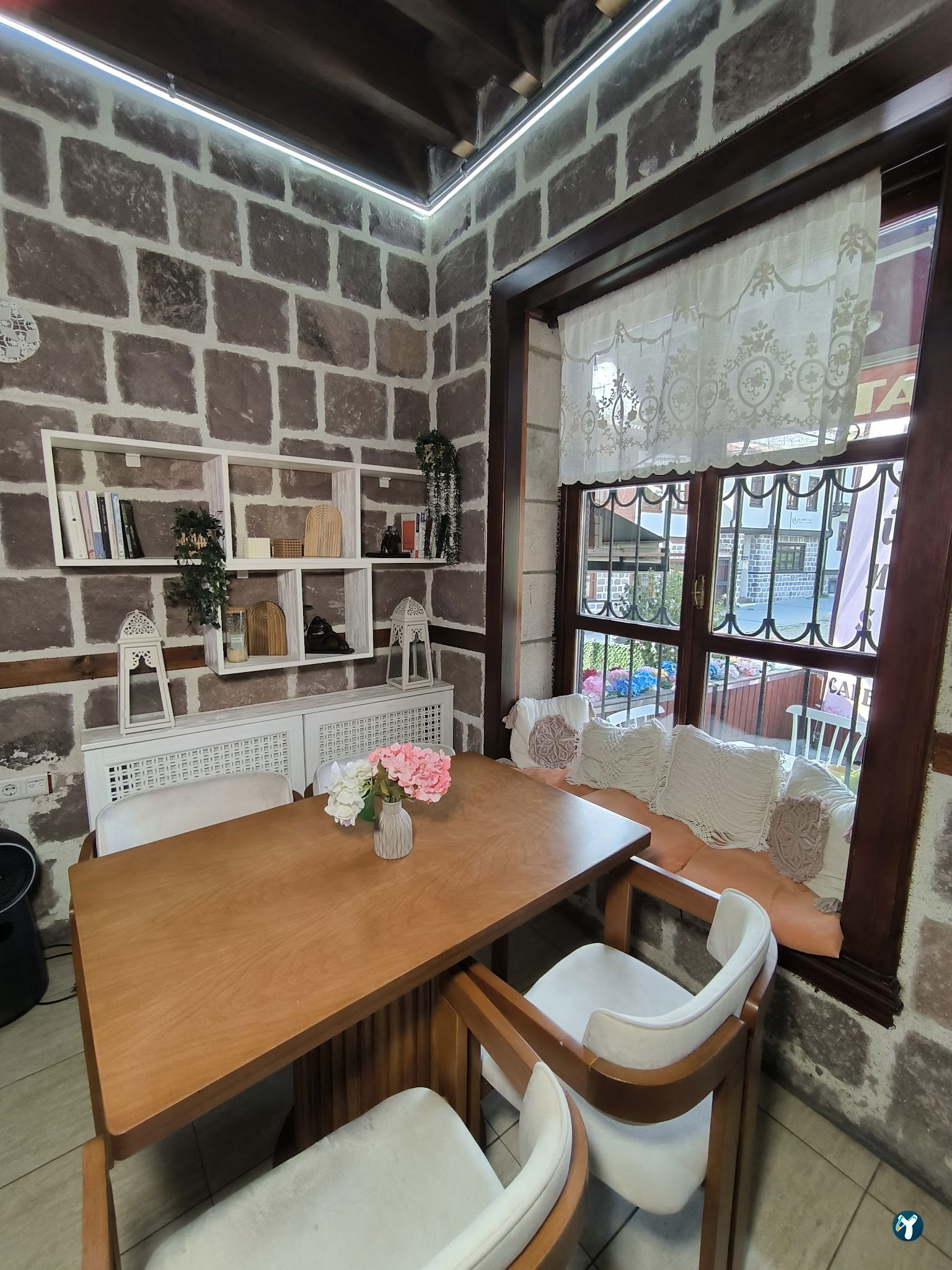 Gülümse Atölye & Cafe