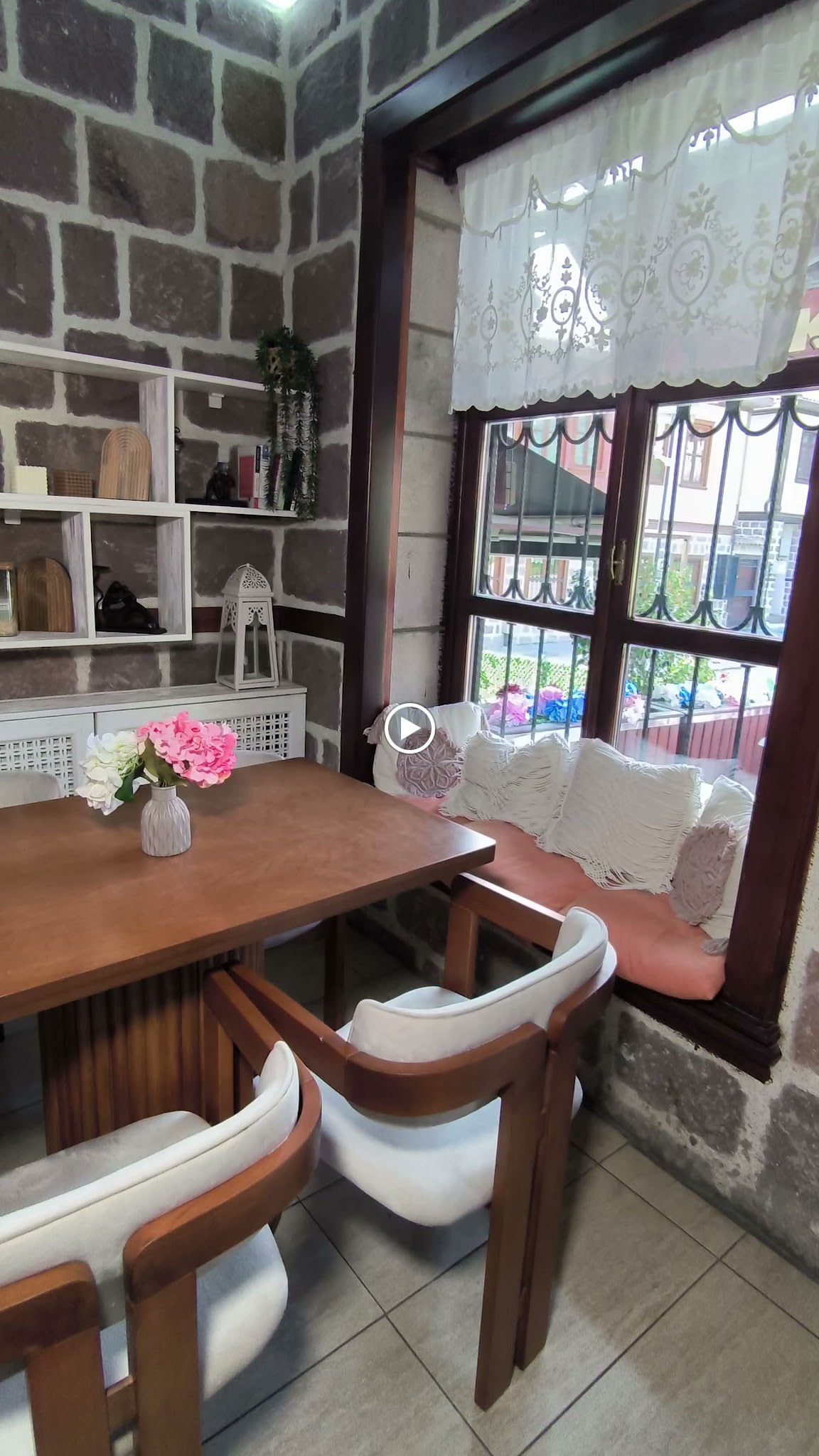 Gülümse Atölye & Cafe