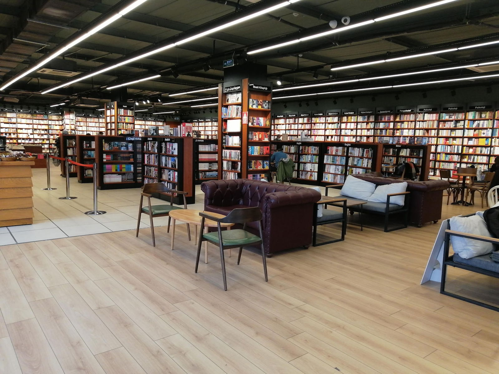 Penguen Kitabevi Tuzla