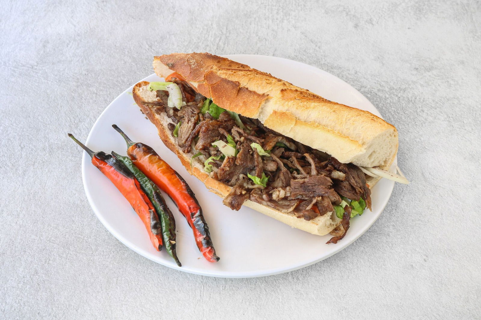 Üç Çeyrek Ekmek Arası Et Döner