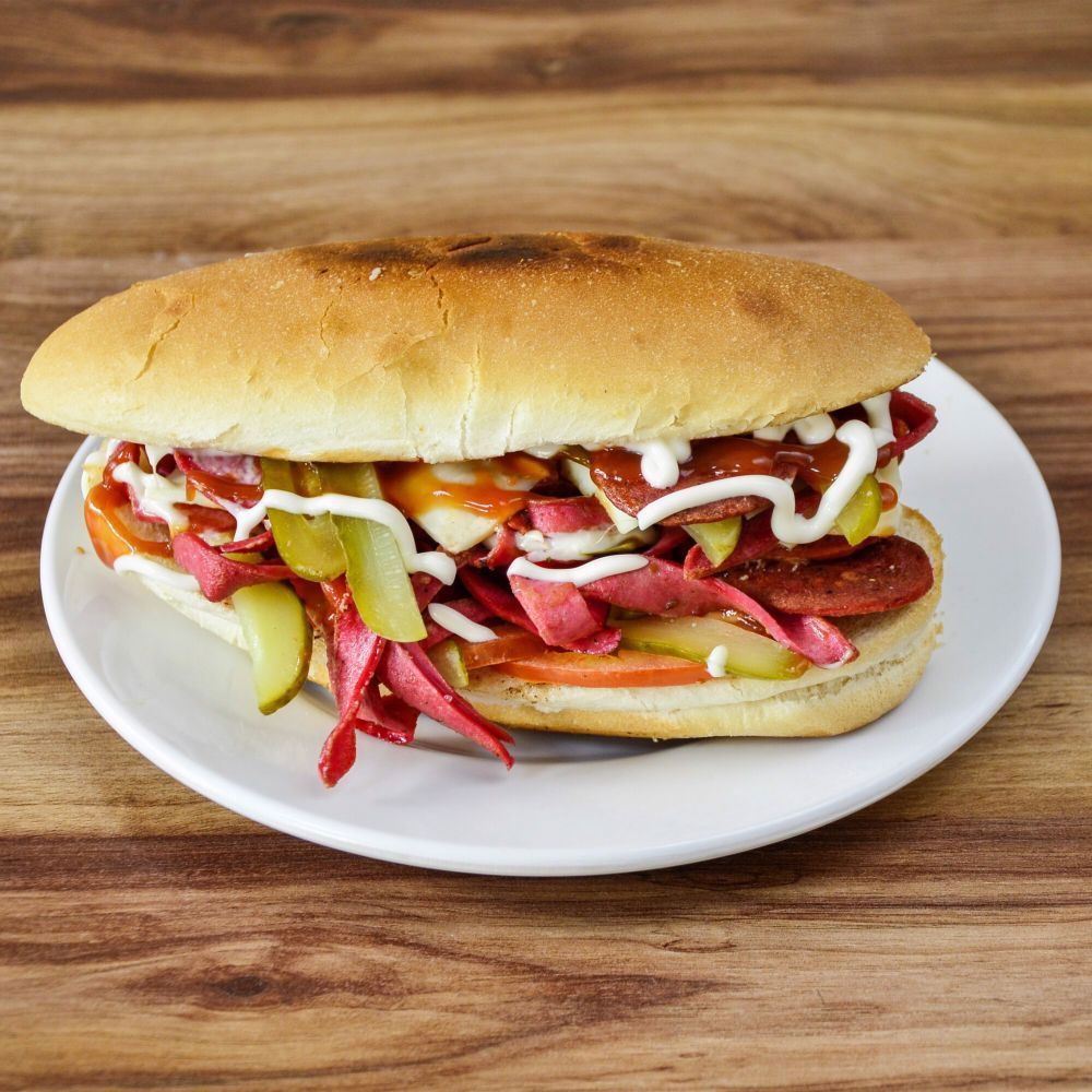Ekmek Arası Kaşarlı Afyon Sucuk