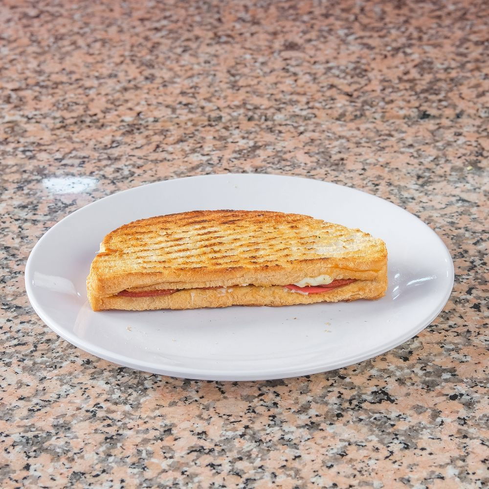 Salamlı Kaşarlı Cheddarlı Ayvalık Tostu