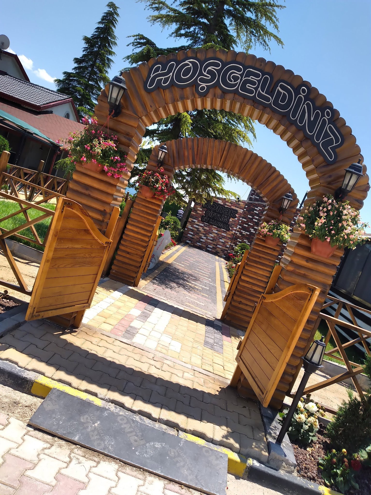 Konak Çiftliği Et Mangal Restaurant