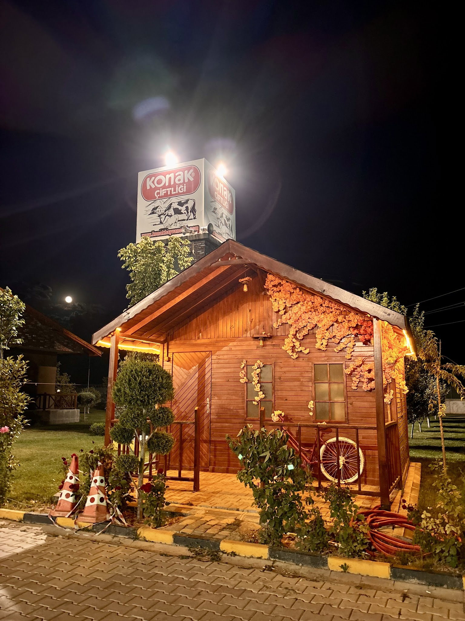 Konak Çiftliği Et Mangal Restaurant