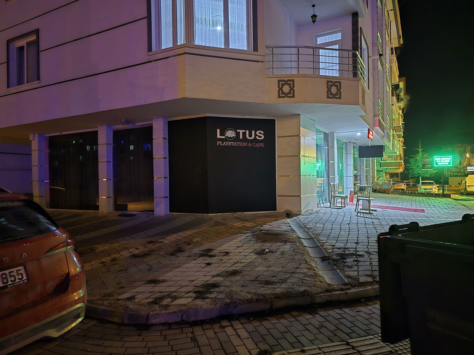 Lotus Playstation Cafe