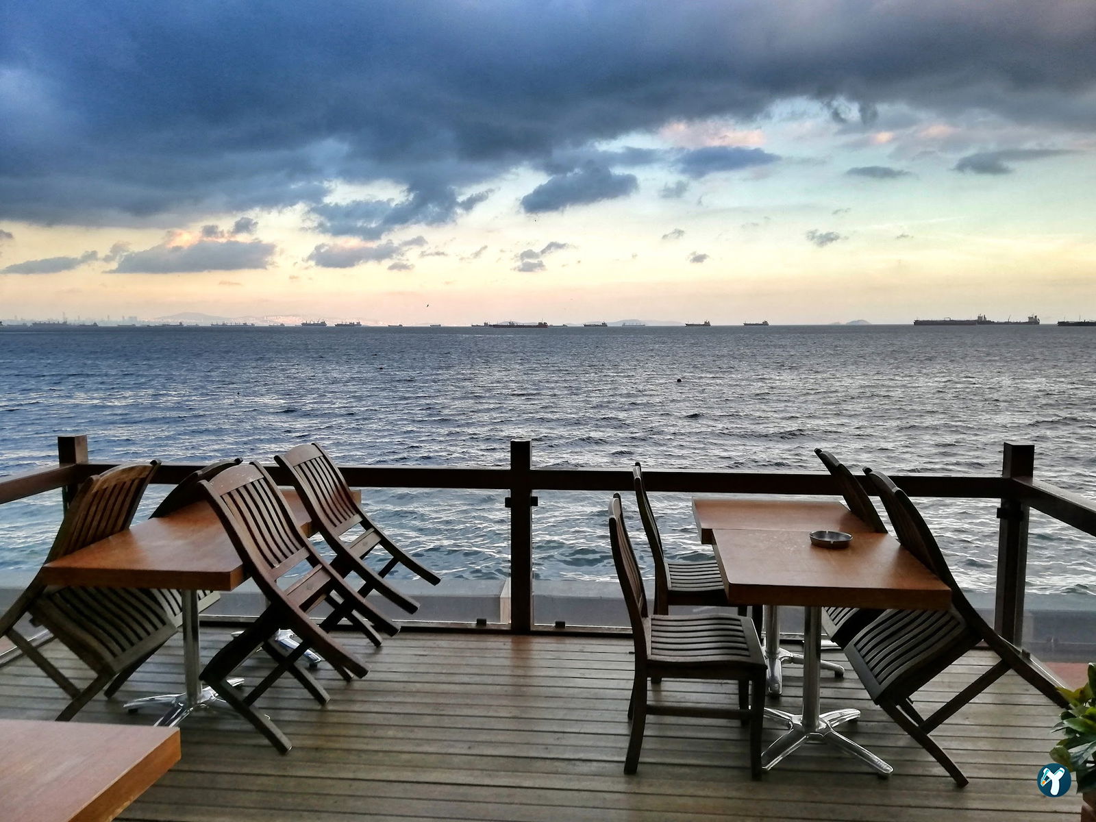 Smc Cafe & Bar