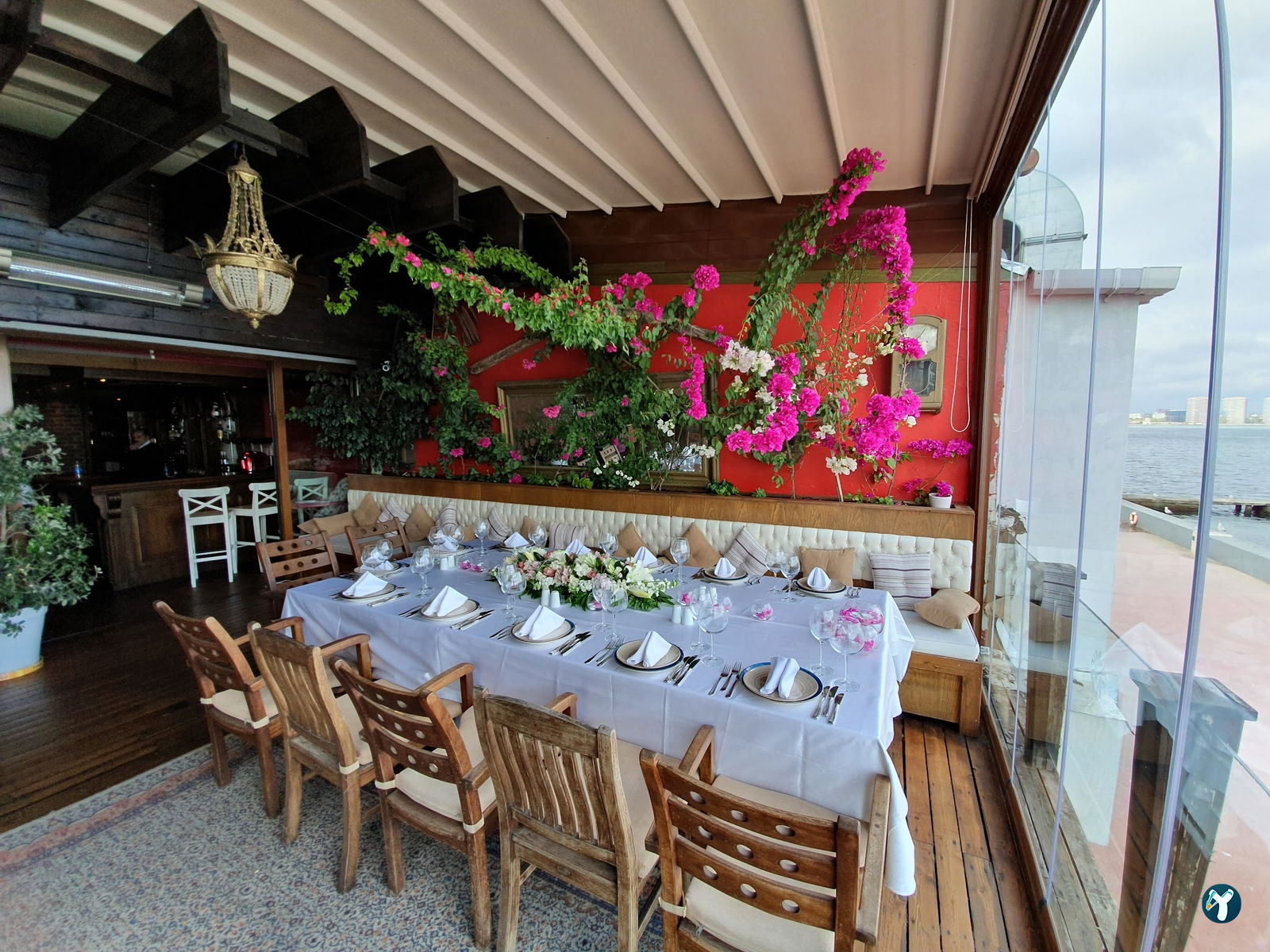 Smc Cafe & Bar