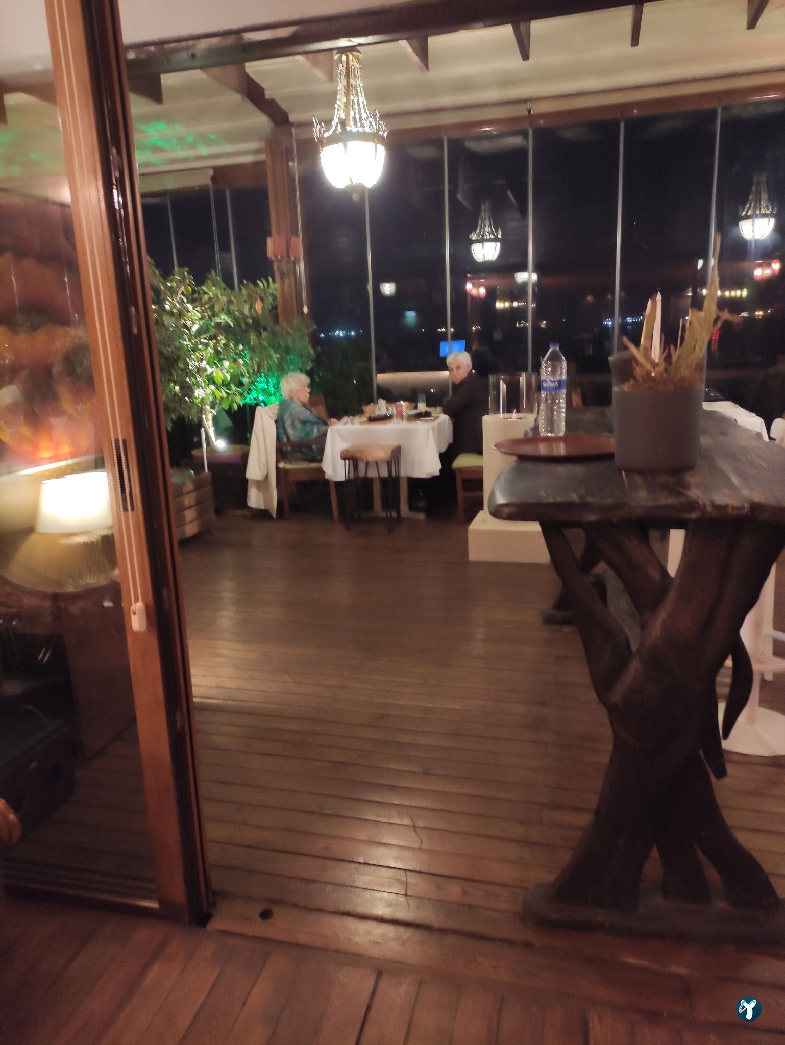 Smc Cafe & Bar