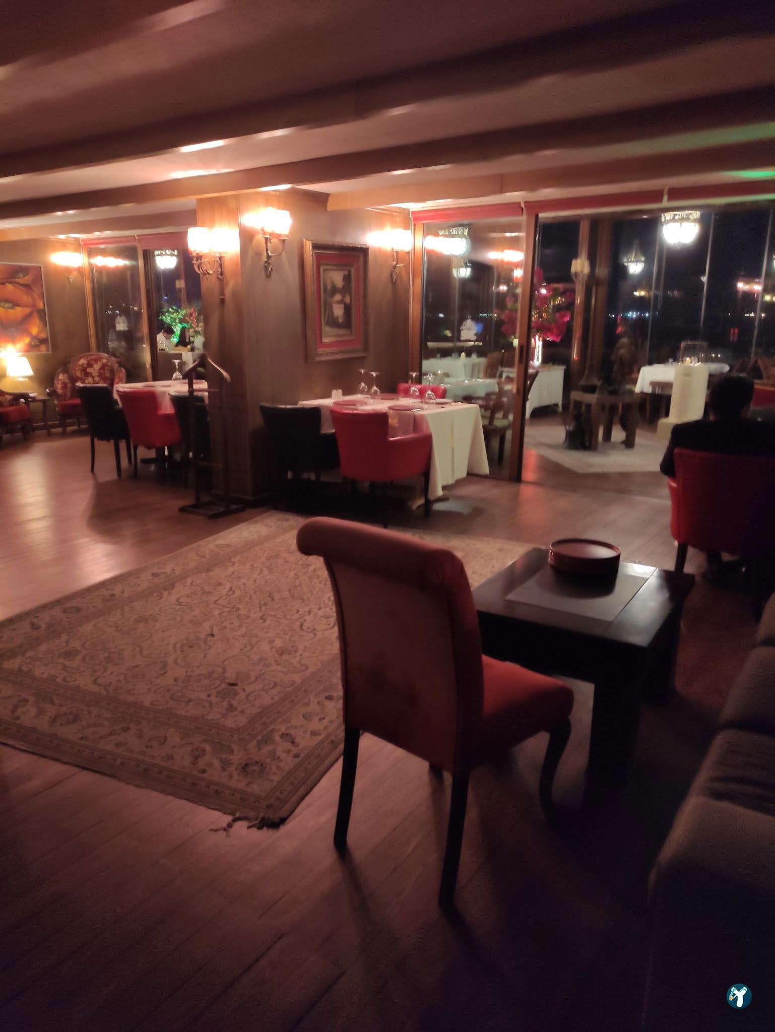Smc Cafe & Bar