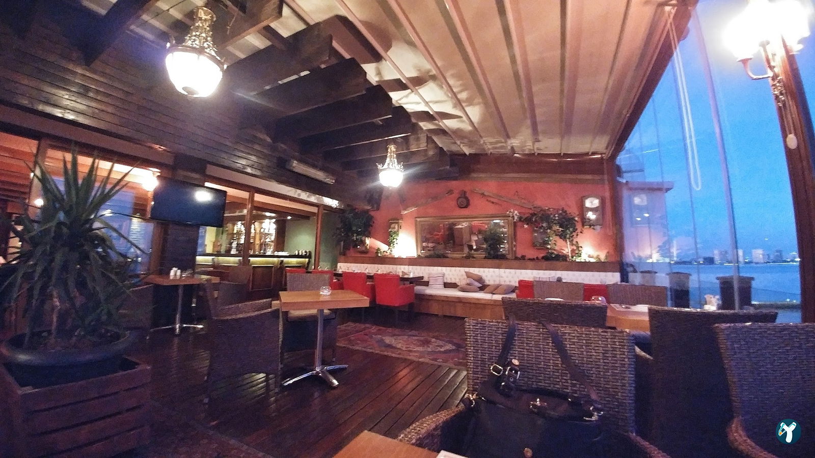 Smc Cafe & Bar