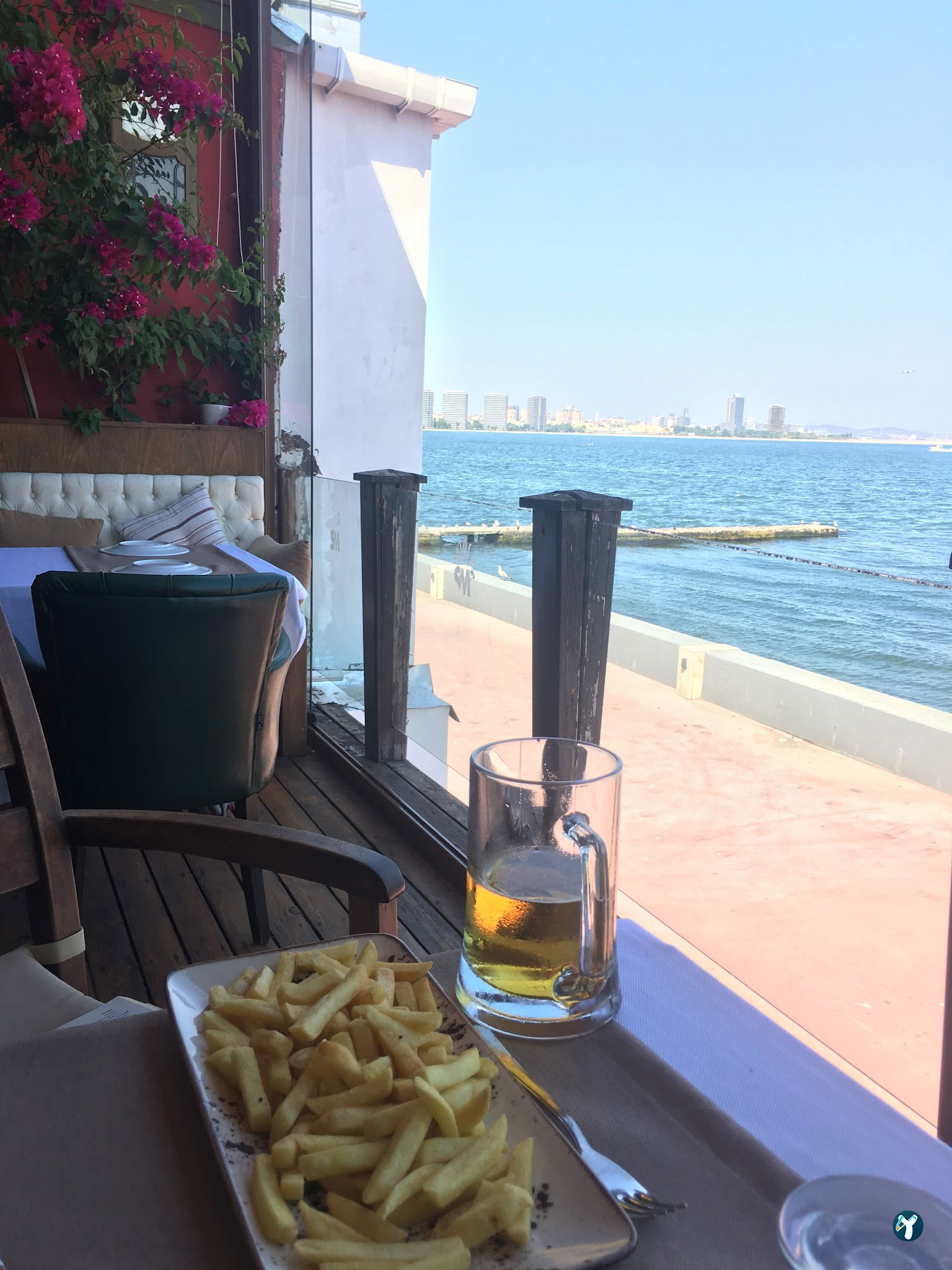 Smc Cafe & Bar