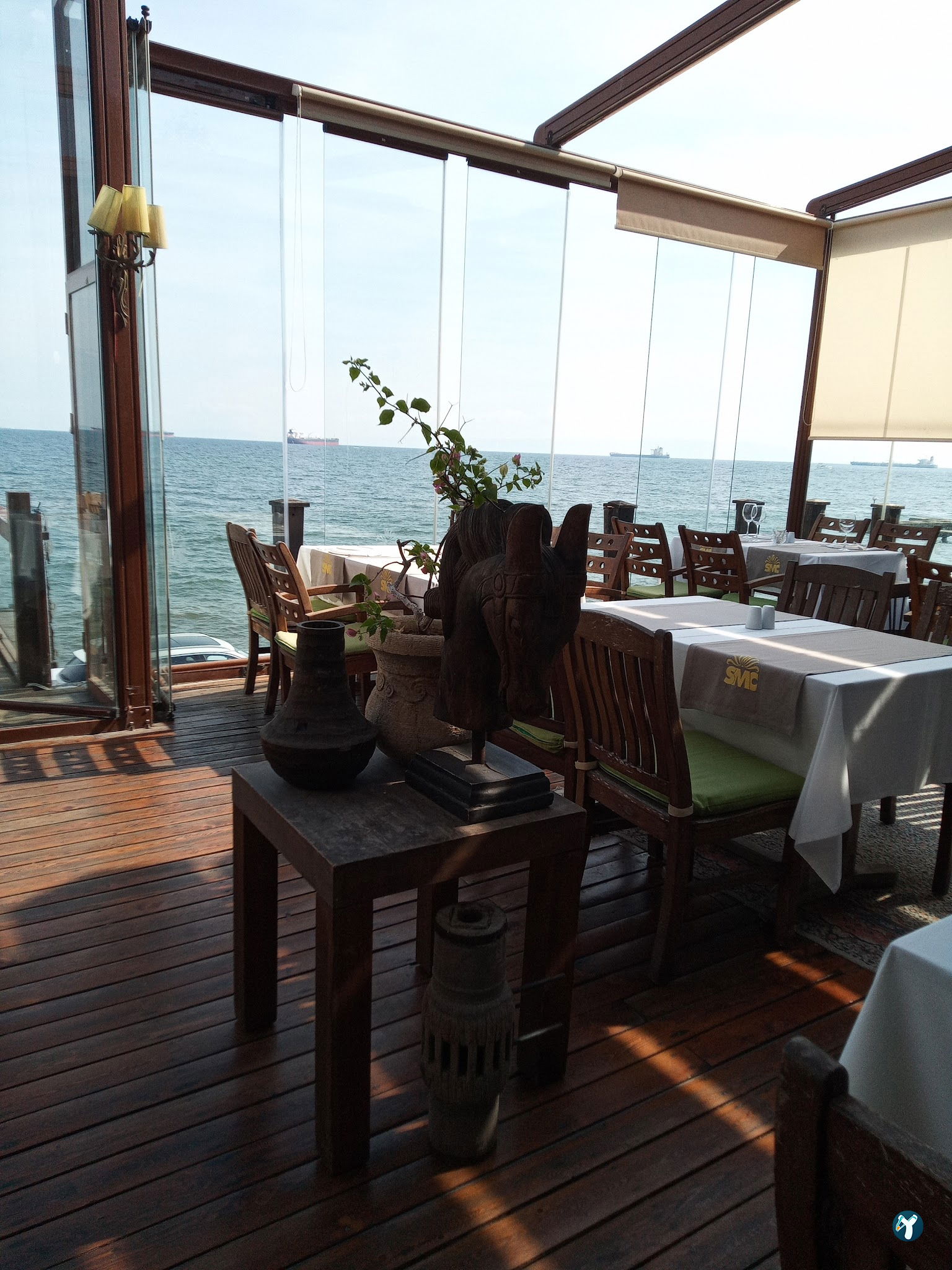 Smc Cafe & Bar