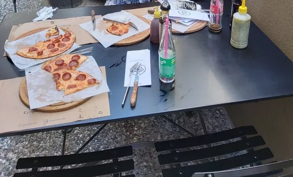 Pizza Locale resimleri Pizza Locale resimleri