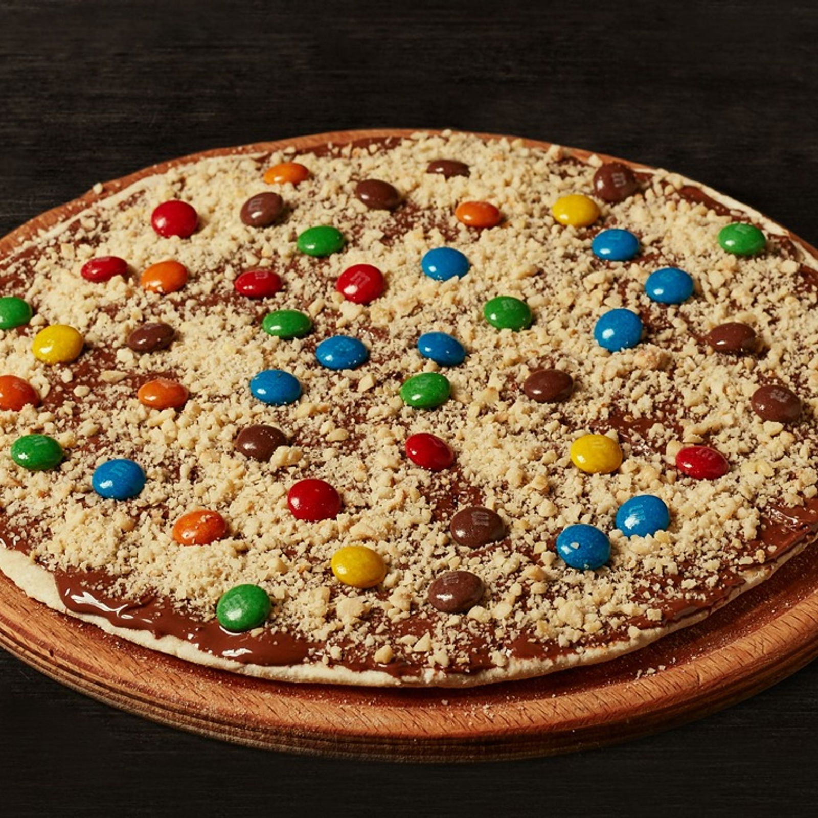 Nutella & M&M's Pizza