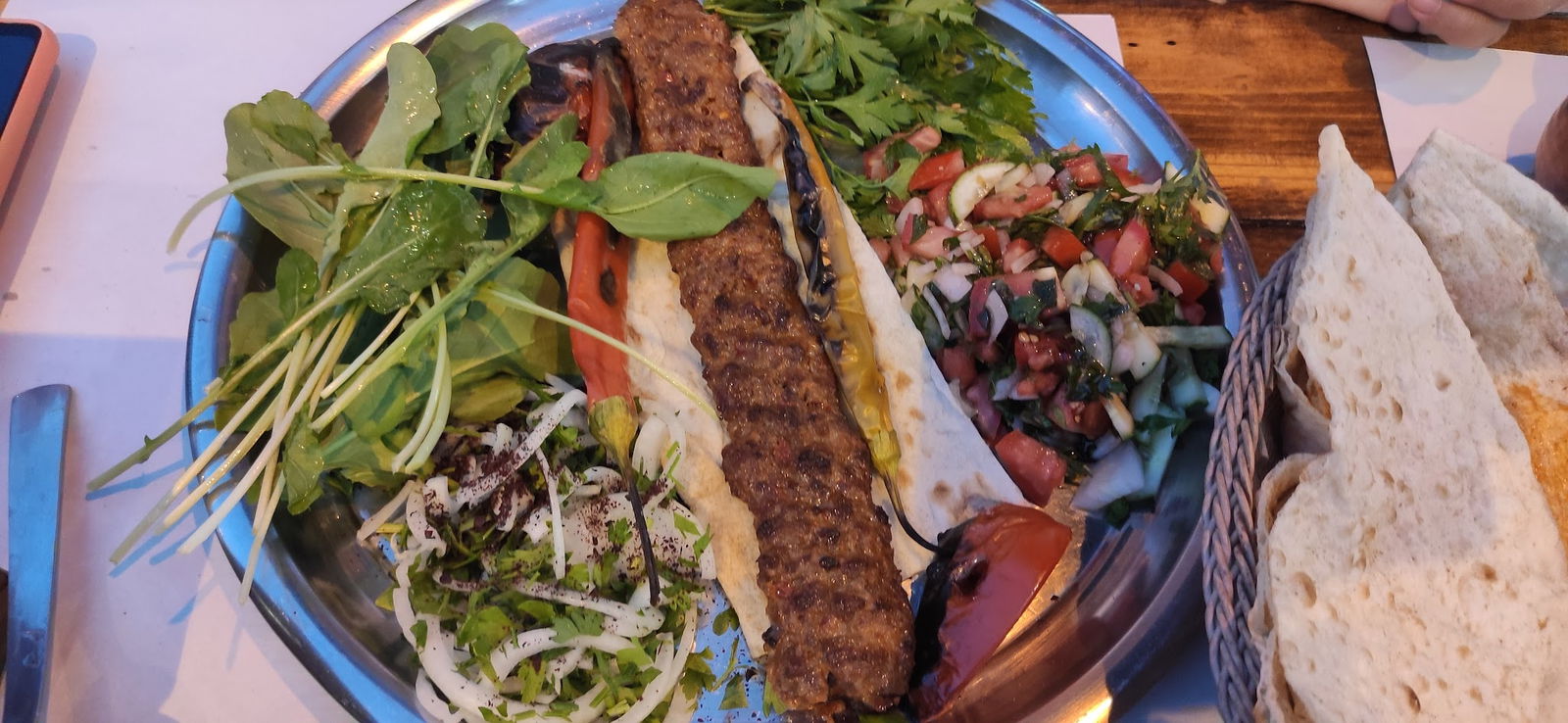 Ferhat Paşa Evyapımı Çiğköfte Kebap