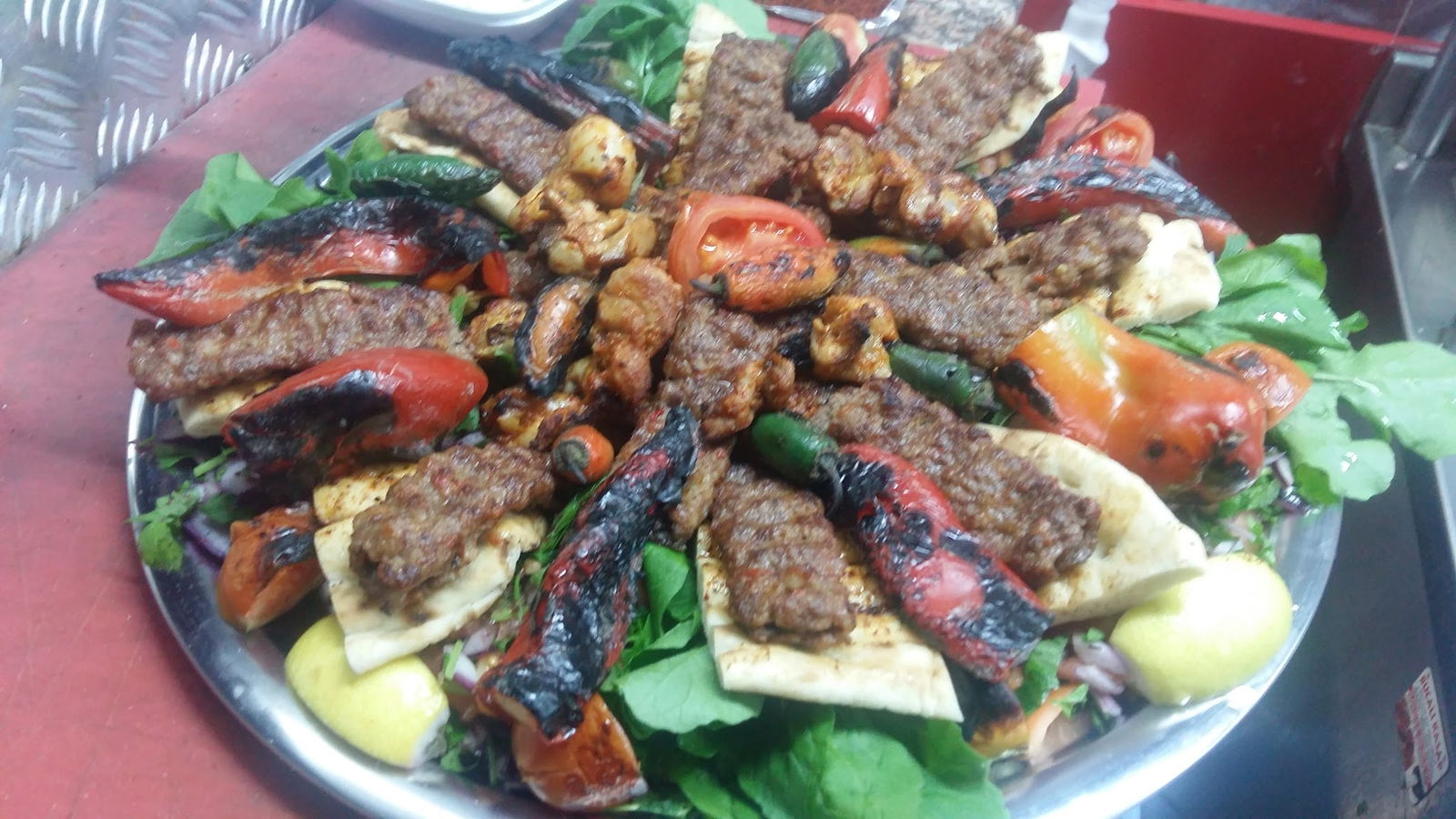 Ferhat Paşa Evyapımı Çiğköfte Kebap