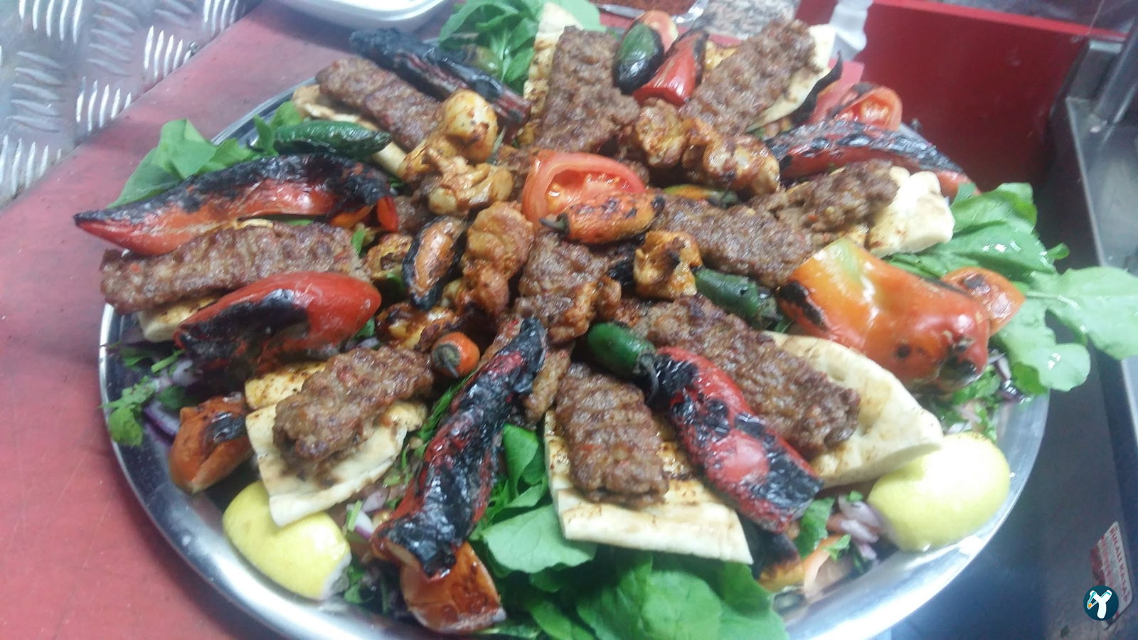 Ferhat Paşa Evyapımı Çiğköfte Kebap