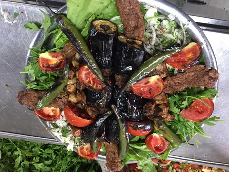 Ferhat Paşa Evyapımı Çiğköfte Kebap resimleri