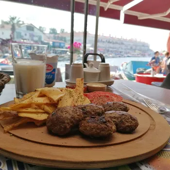 Keyf-I Meyhane Foça resimleri