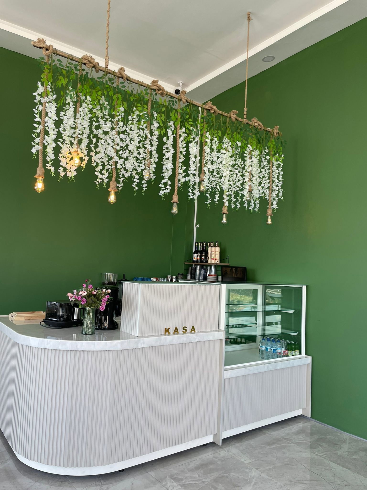 Yüs-Ra Coffee Bistro