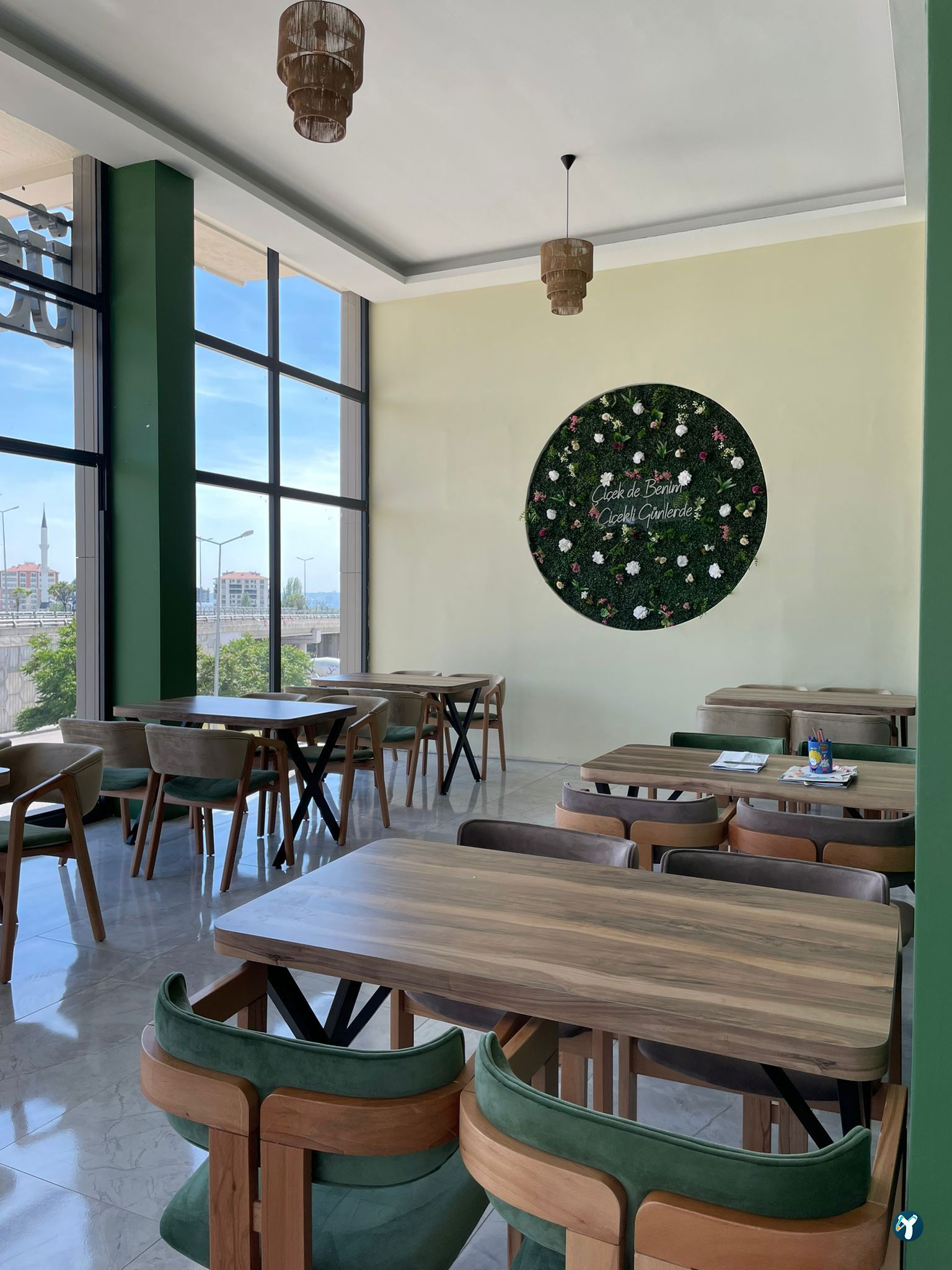 Yüs-Ra Coffee Bistro