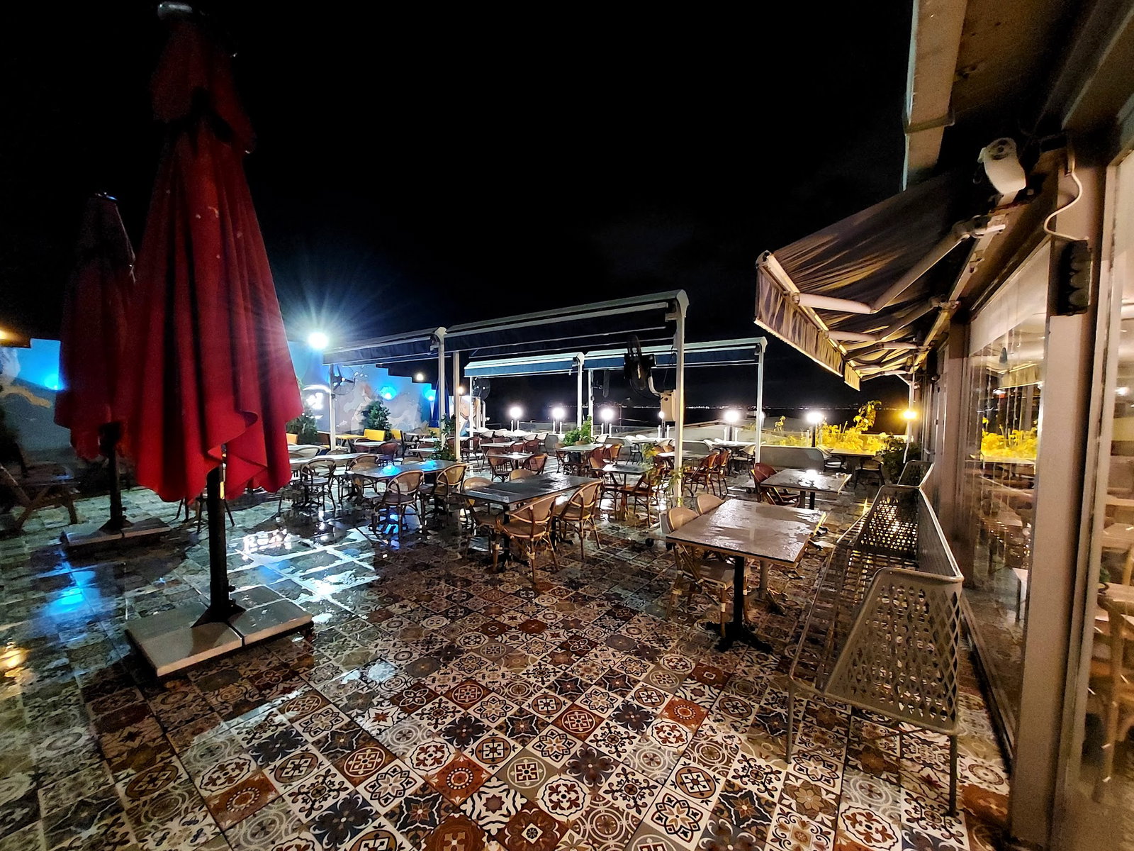 Madam Sofia Cafe & Bar