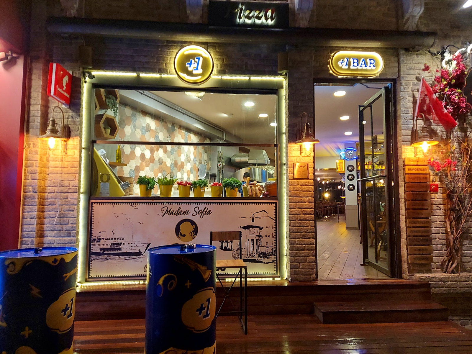 Madam Sofia Cafe & Bar