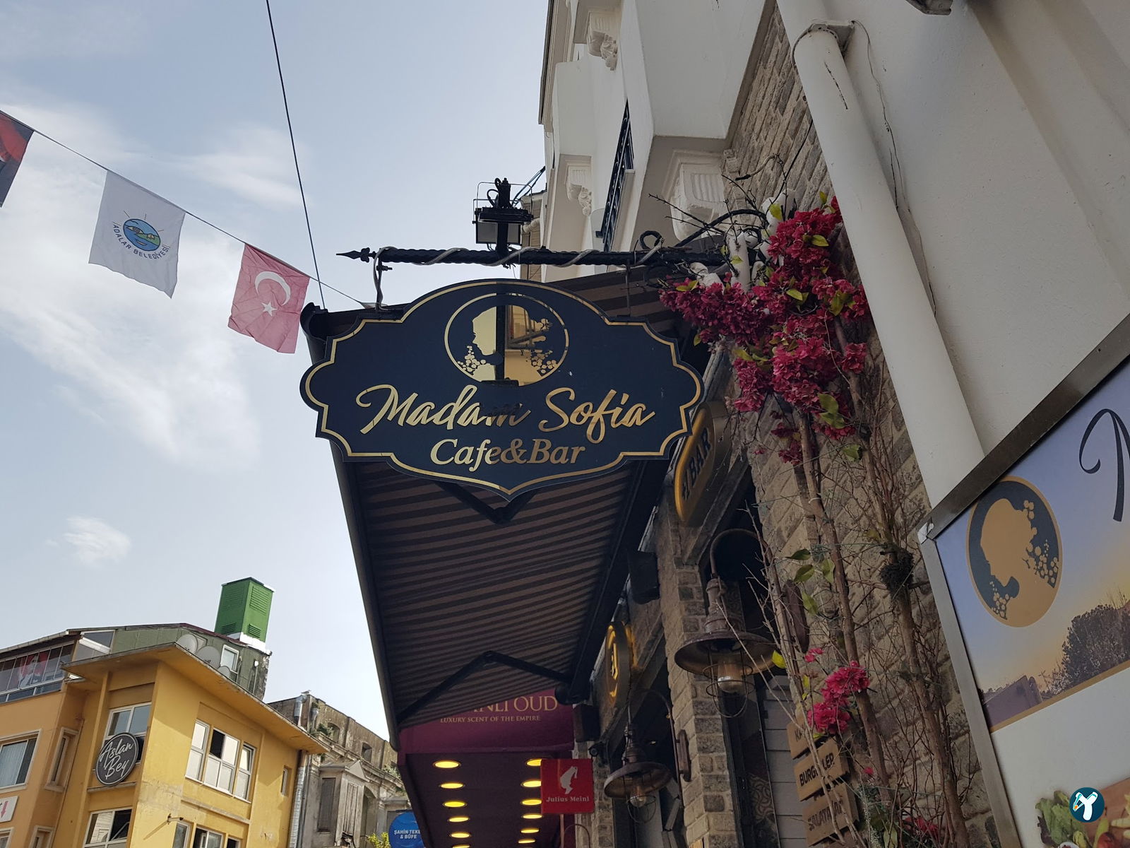 Madam Sofia Cafe & Bar