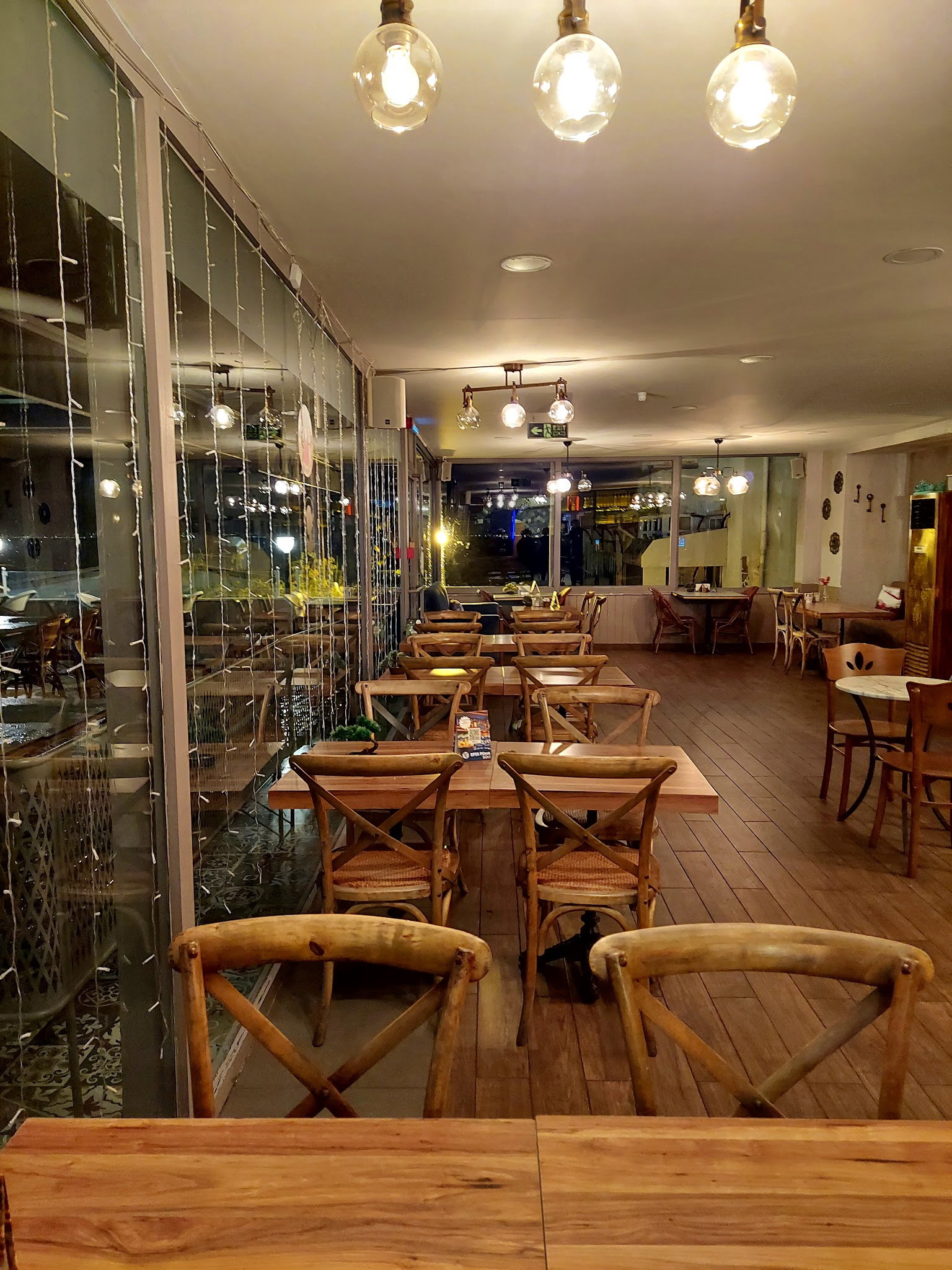 Madam Sofia Cafe & Bar