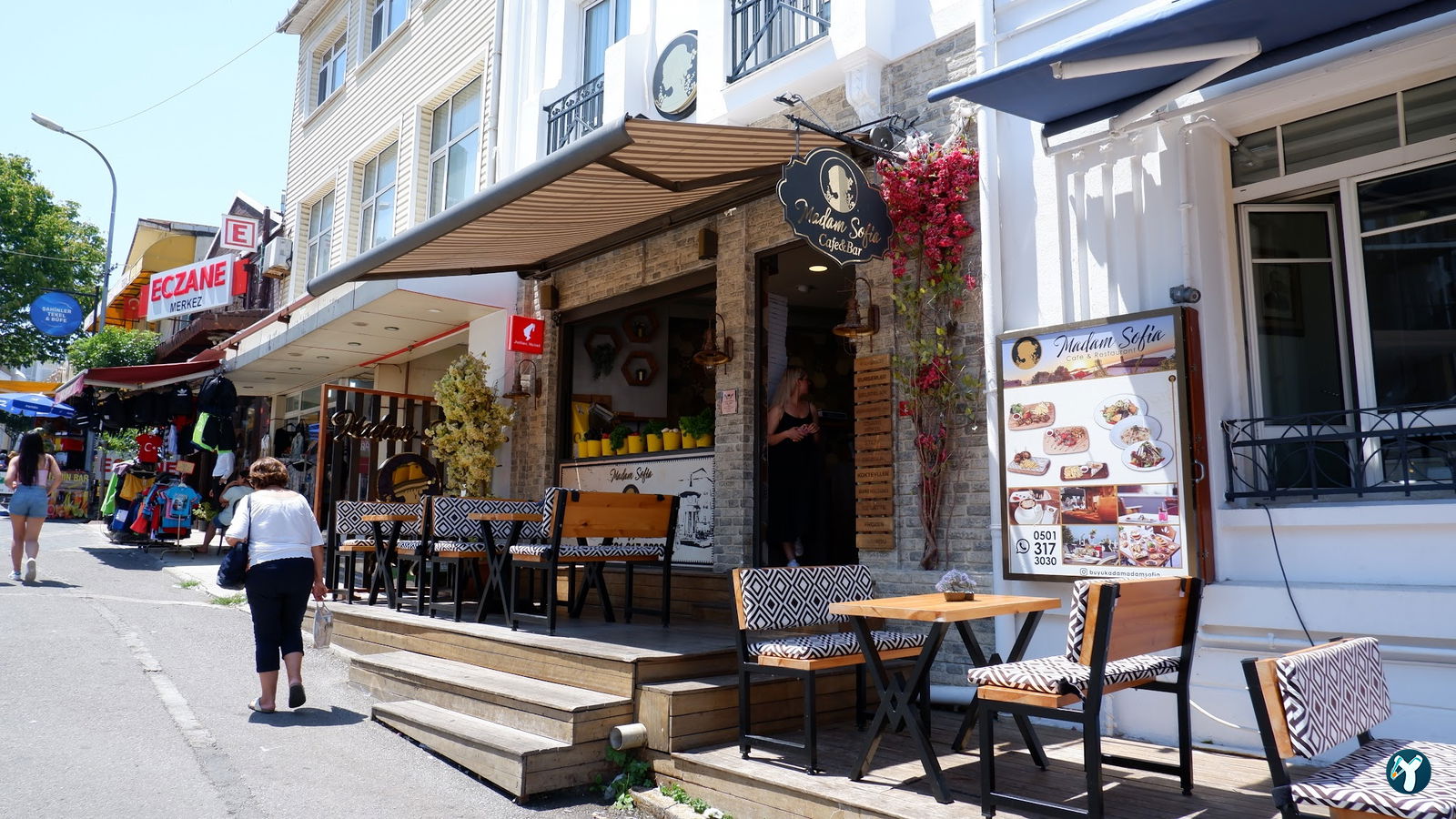 Madam Sofia Cafe & Bar