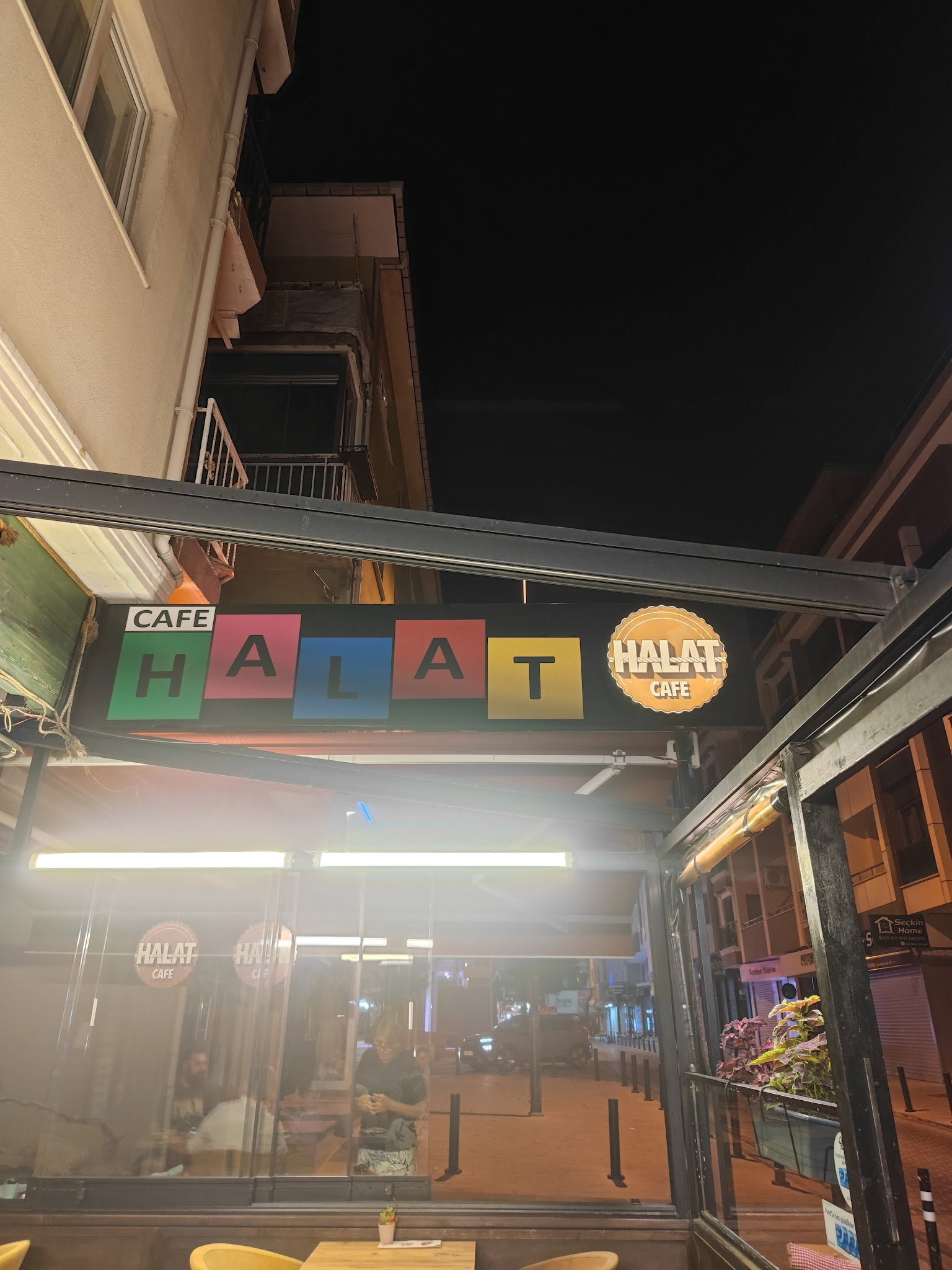 Halat Cafe