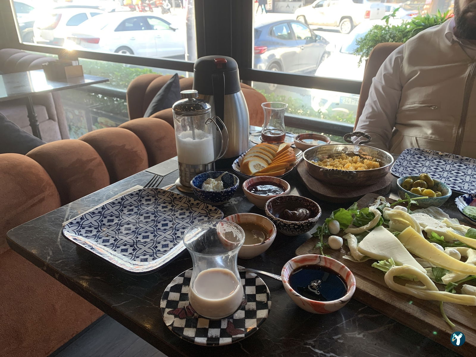 Dubai Cafe Restaurant