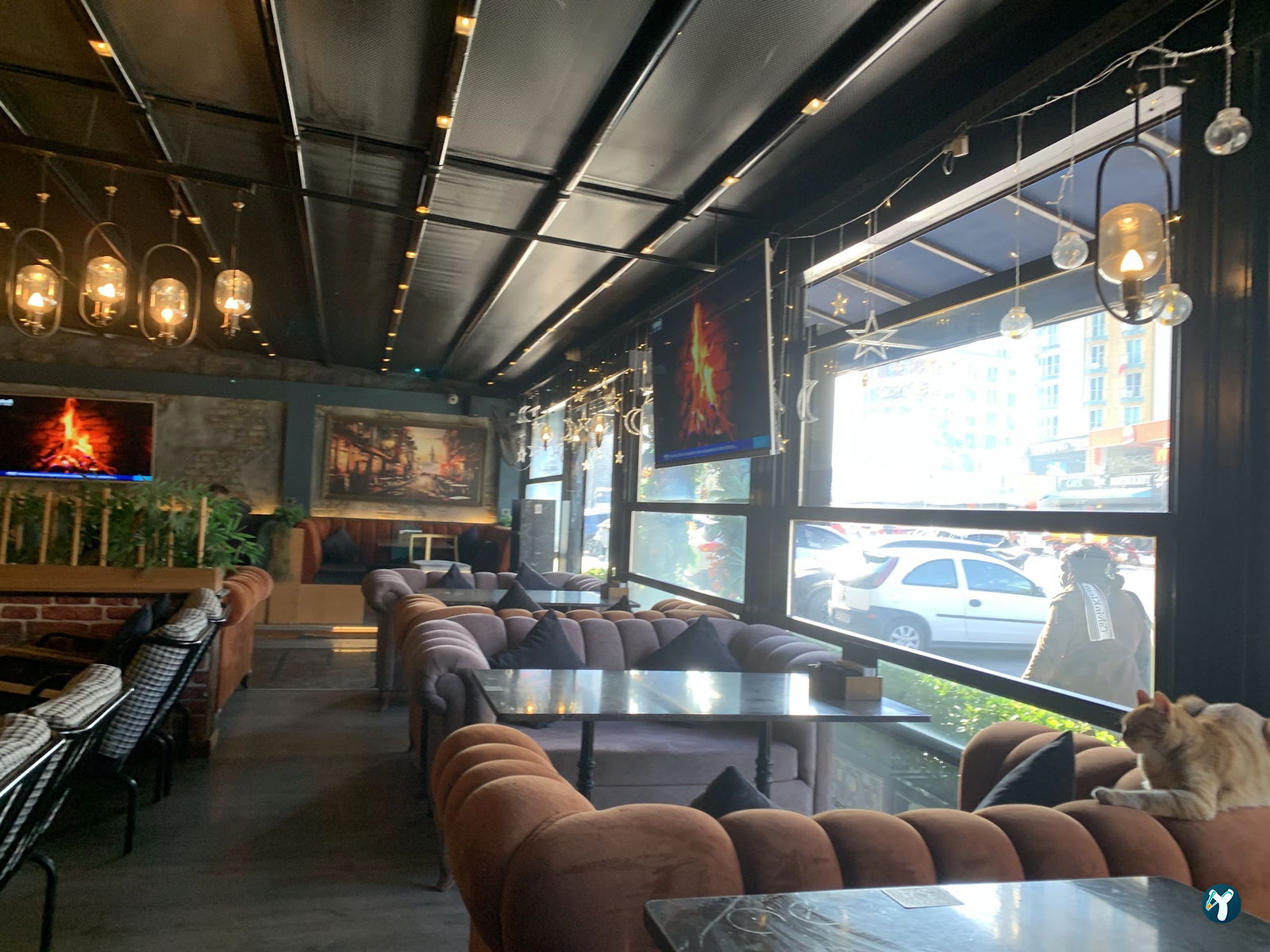 Dubai Cafe Restaurant