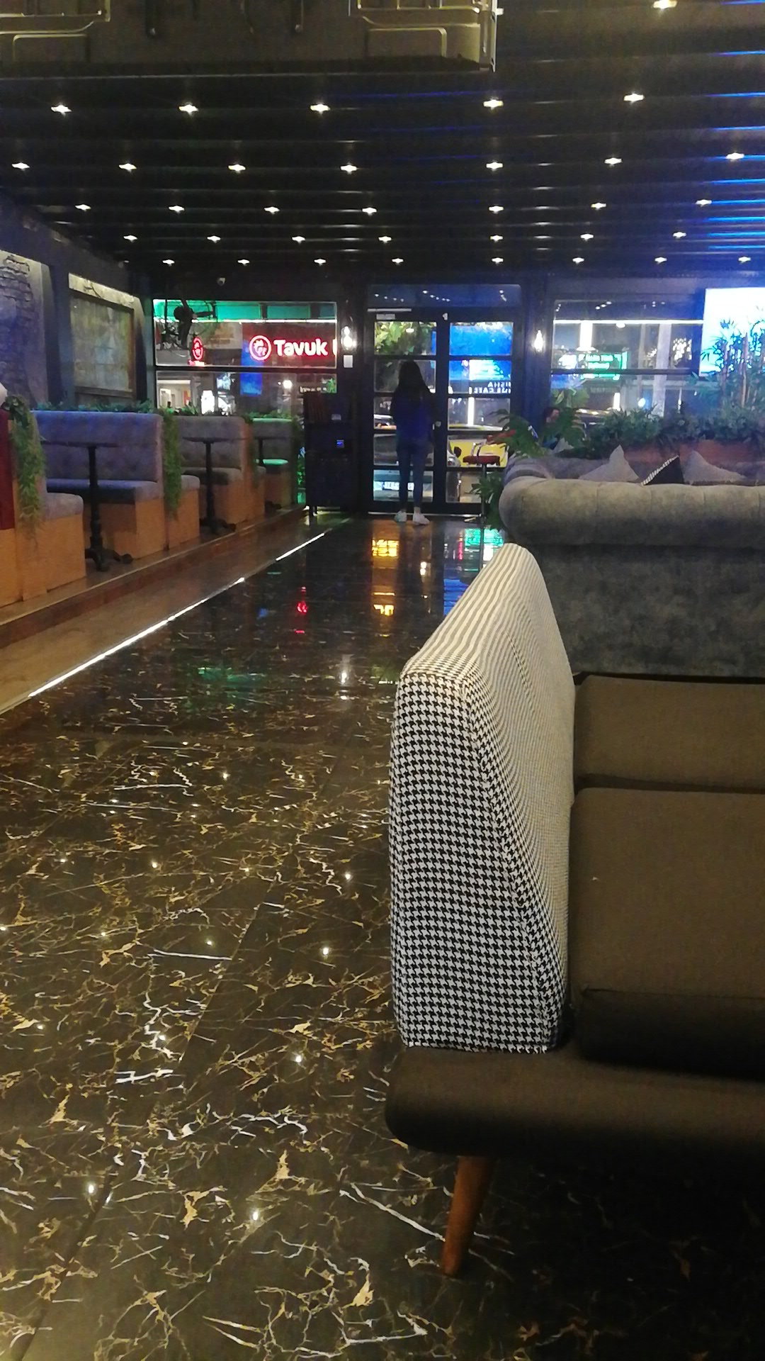 Dubai Cafe Restaurant