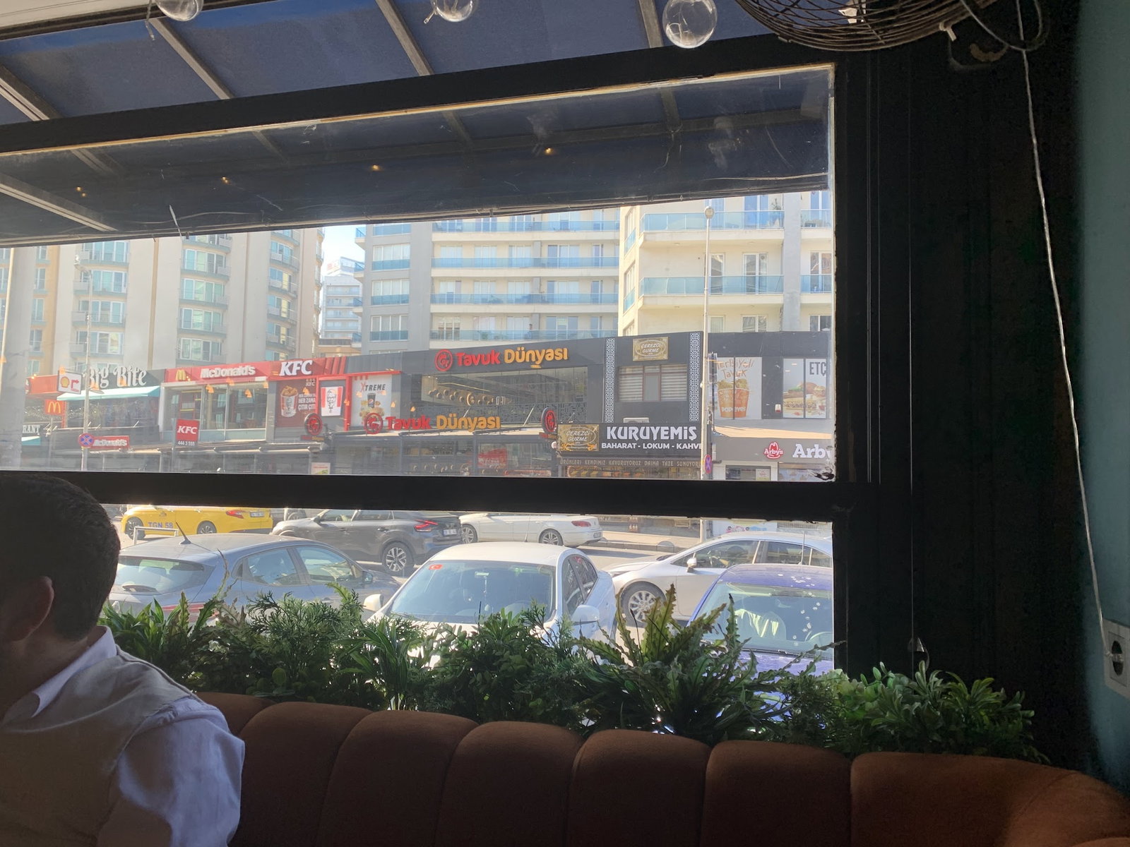 Dubai Cafe Restaurant
