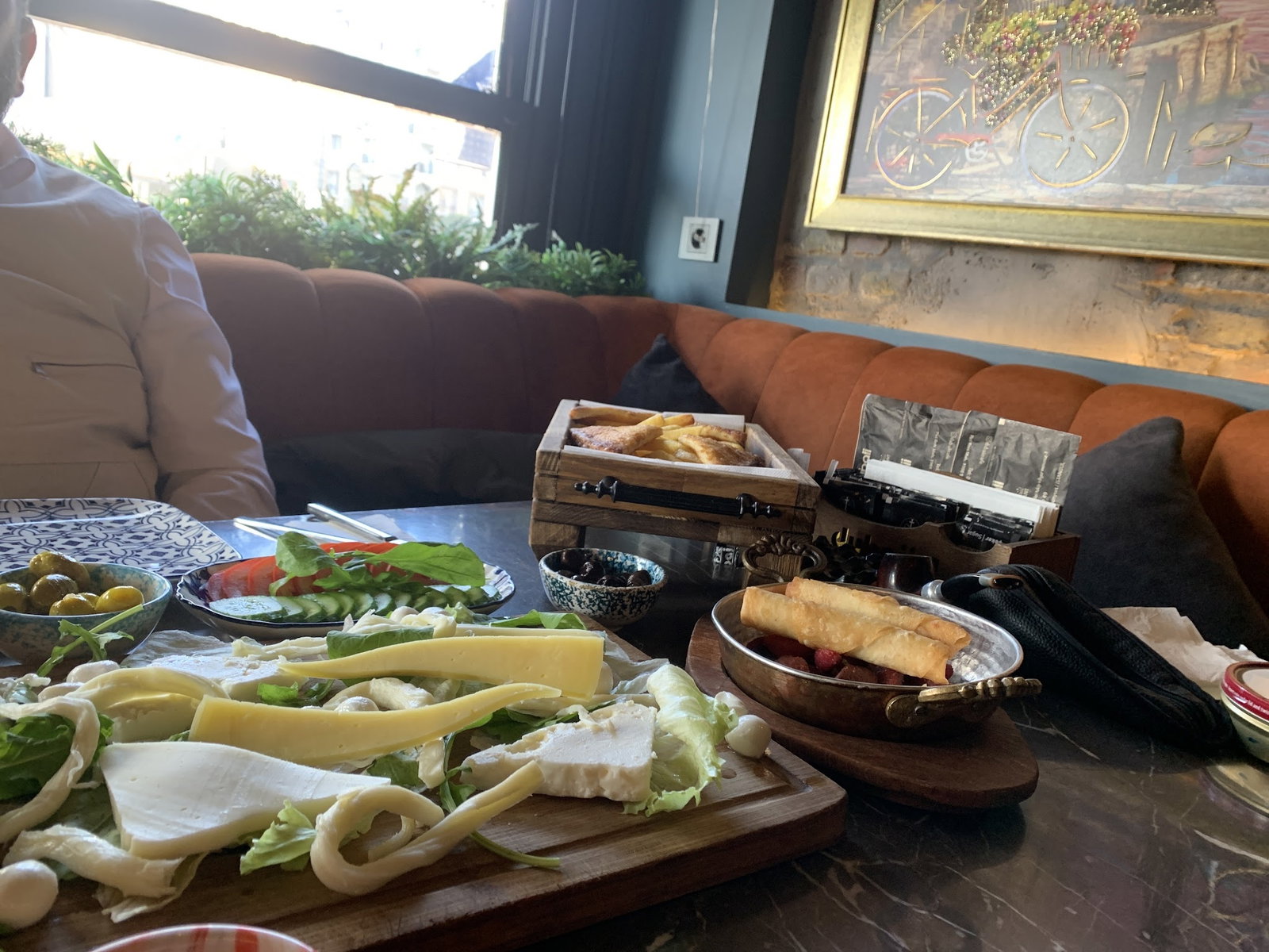 Dubai Cafe Restaurant