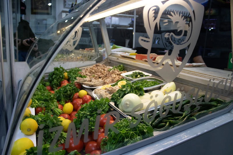 İZMİR SÖĞÜŞÇÜSÜ