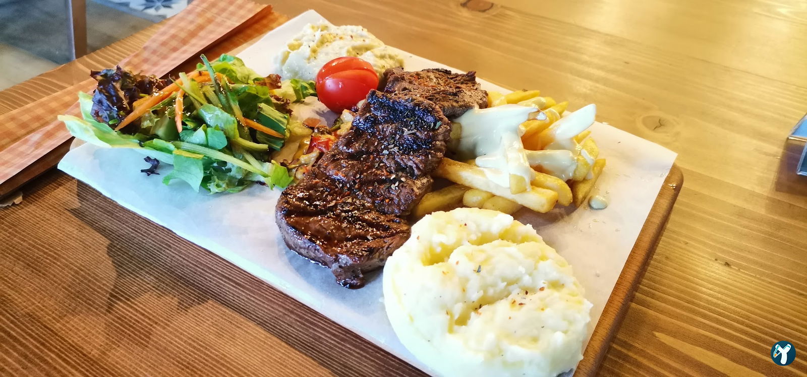 Mona Seraa Başakşehir