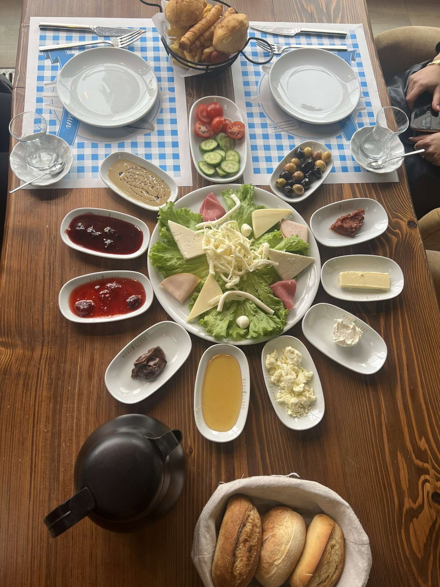 Mona Seraa Başakşehir