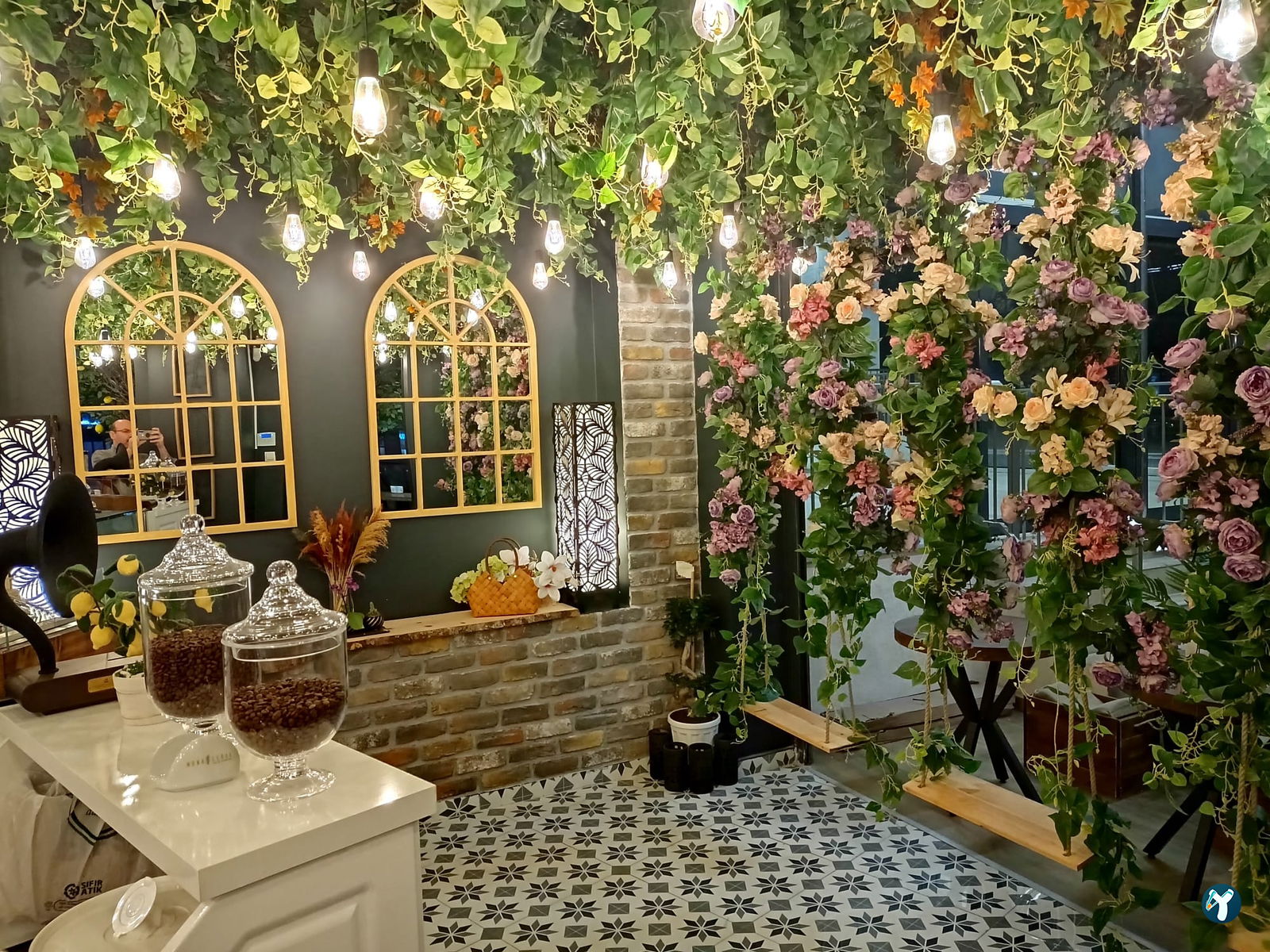 Mona Seraa Başakşehir