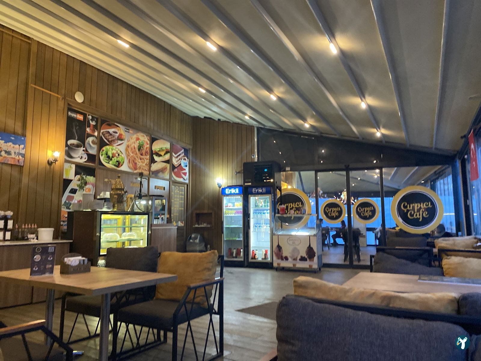 Çırpıcı Kafe