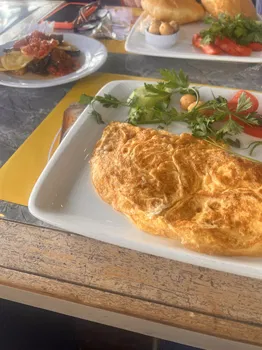 Kırık Kalpler Dükkanı resimleri