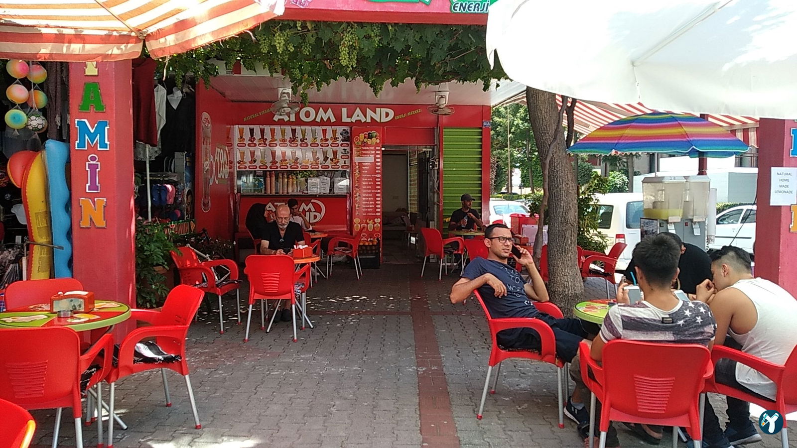 Atom Cafe Land